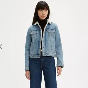 Levi’s Sherpa Trucker Jacket *read description*